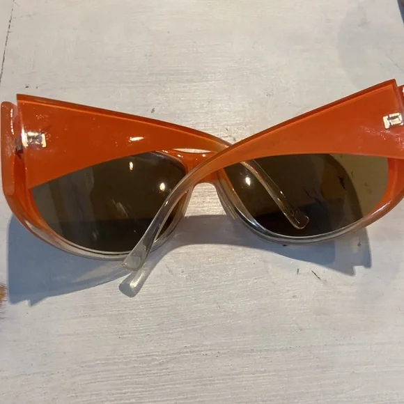 NWOT Orange 🎃 🍊 fashion sunglasses - Picture 2 of 5